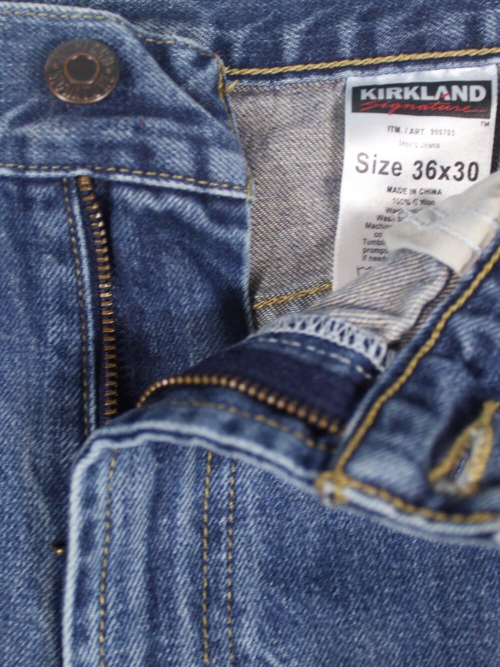 Kirkland Signature Mens 36x30 Jeans Blue Denim Relaxed Fit Straight Leg - Picture 9 of 9